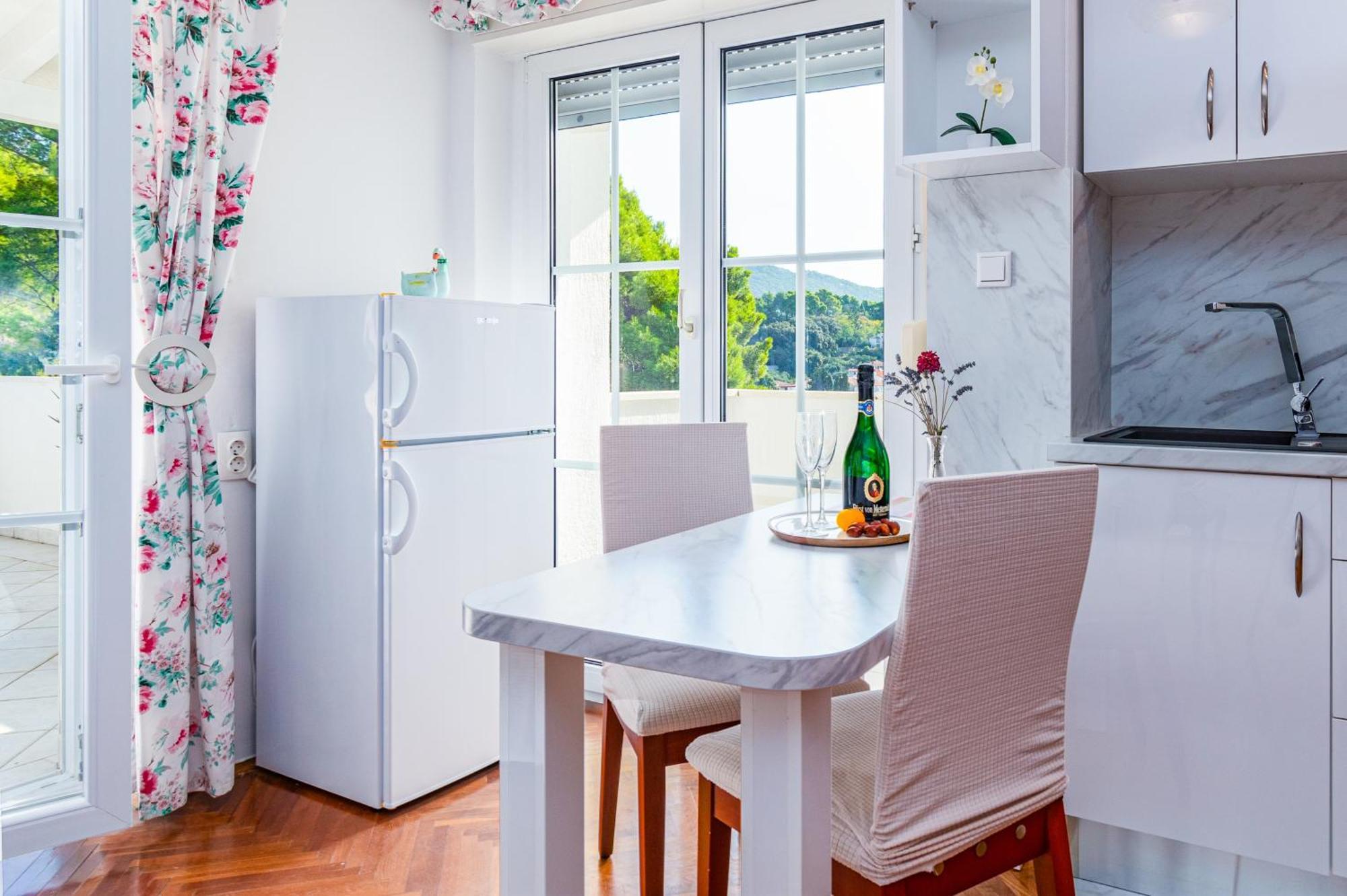 With A Parking Space Banjol, Rab - 5022 Apartman Banjol