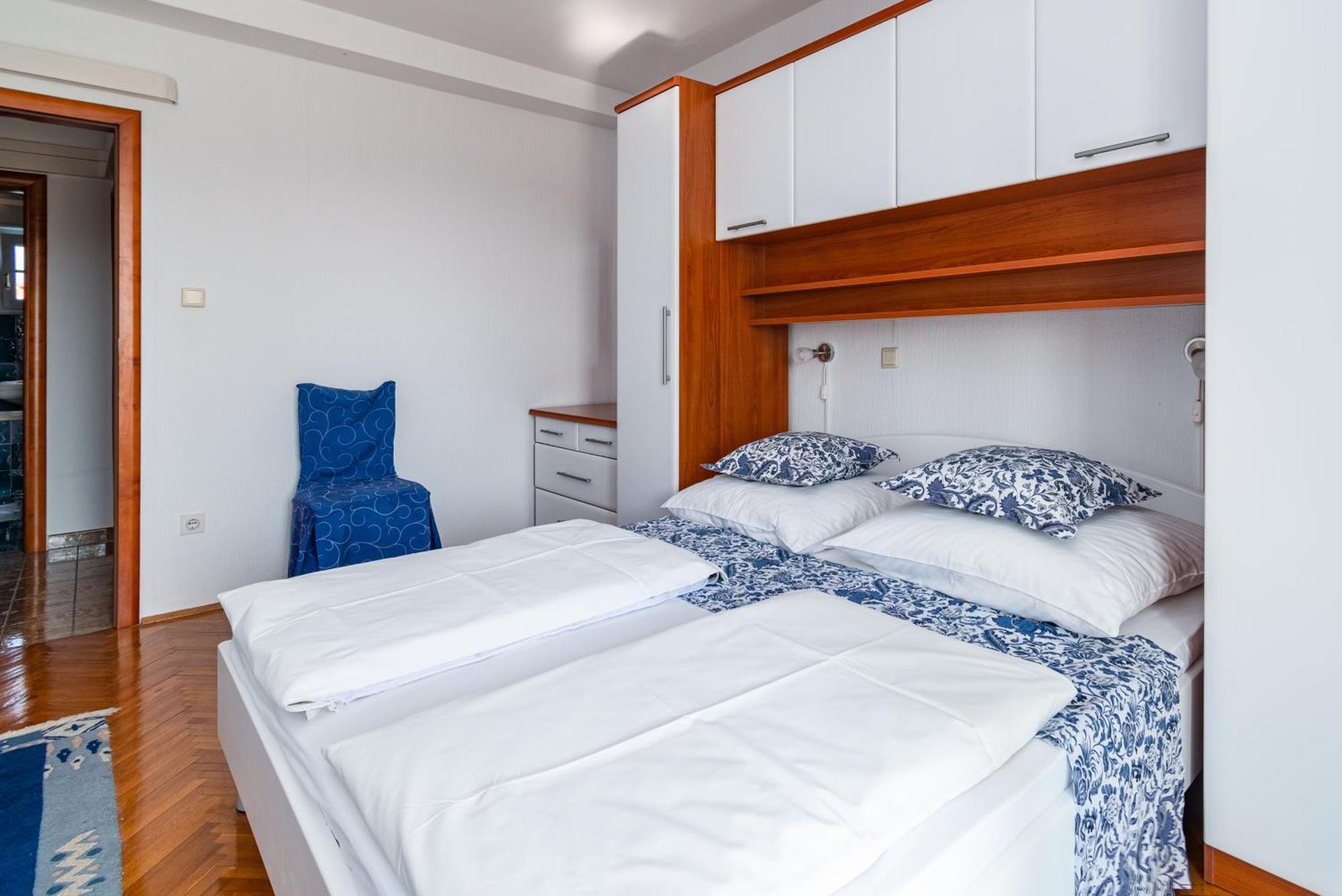 With A Parking Space Banjol, Rab - 5022 Apartman